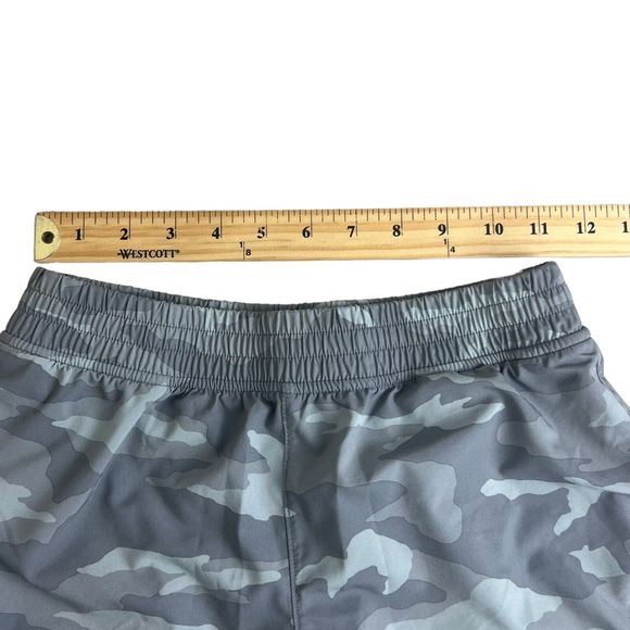 Athleta Girl Gray Camo Need‎ For Speed 2.5" Short XL 14 - Picture 4 of 10